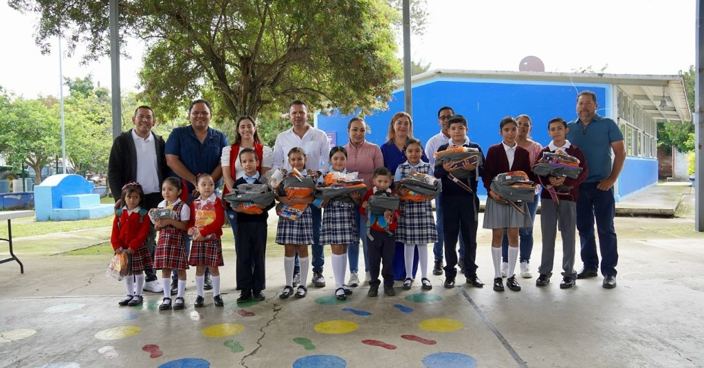 Inicia entrega de apoyos escolares en Jamay como parte del programa “Listo&nbsp;Jalisco”