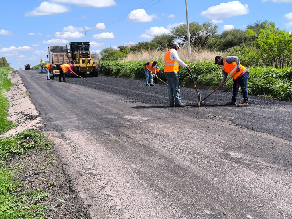 San Juan de los Lagos impulsa rehabilitación vial en dos importantes rutas&nbsp;regionales