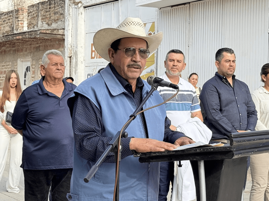 Inauguró calle en la comunidad de&nbsp;Portezuelo