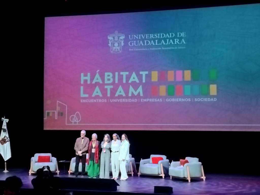 Funcionariado de Atotonilco el Alto participa en Congreso Hábitat LATAM&nbsp;2025