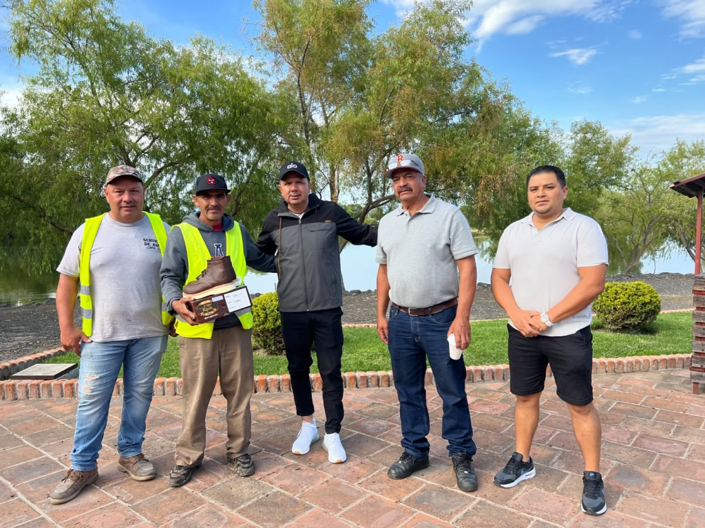 👷‍♂️ Reconocen labor del personal de servicios públicos en Jamay con entrega de equipo de&nbsp;trabajo