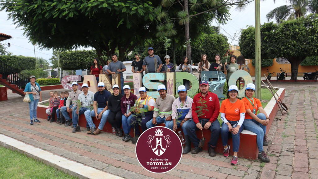 Tototlán impulsa jornada de reforestación en San Isidro con la participación del Dr. Abel&nbsp;Vázquez