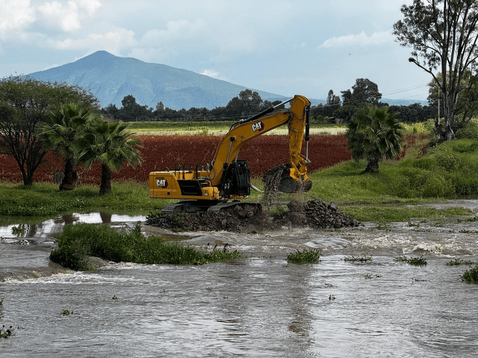 🌊 La Barca, Briseñas y Jamay retiran semibordo en el río Lerma para proteger a sus&nbsp;comunidades