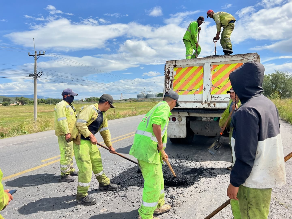 📰 Se reactivan trabajos de bacheo en carretera federal tras gestión ante la&nbsp;SICT