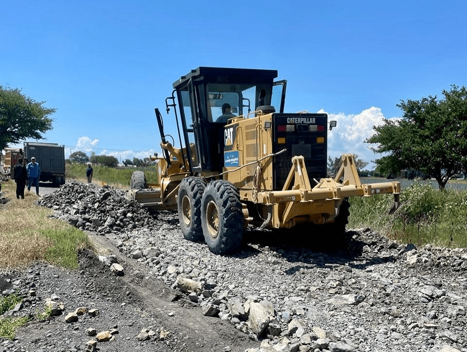 Avanza el mantenimiento de caminos rurales en Jamay gracias a la coordinación con el&nbsp;Ejido