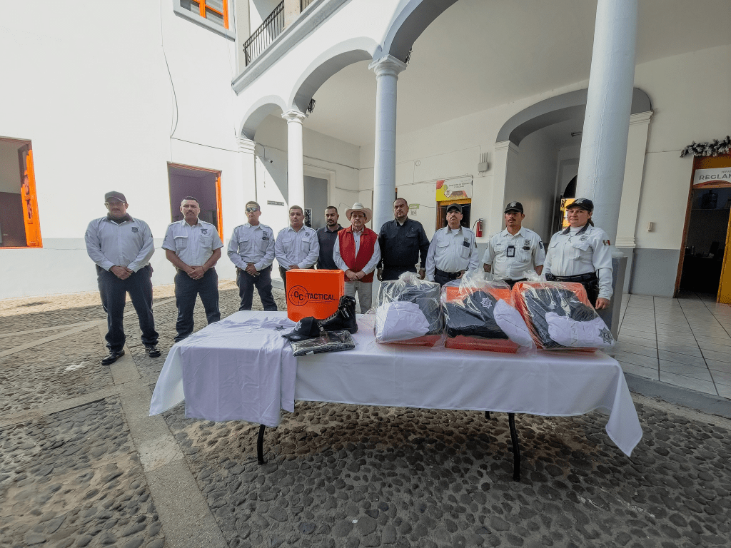Se entregan nuevos uniformes a la Policía Vial de La Barca&nbsp;🚔