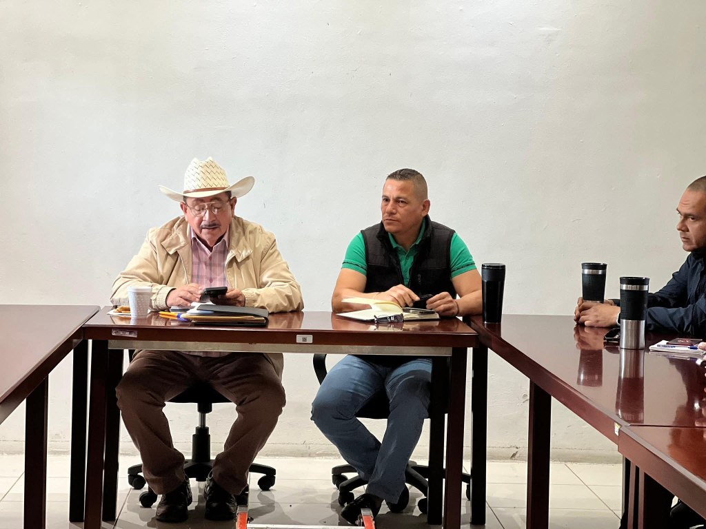 👑 ¡TODO LISTO PARA LA MAGIA! COORDINACIÓN TOTAL PARA EL «MEGA TIANGUIS DE REYES» EN LA&nbsp;BARCA