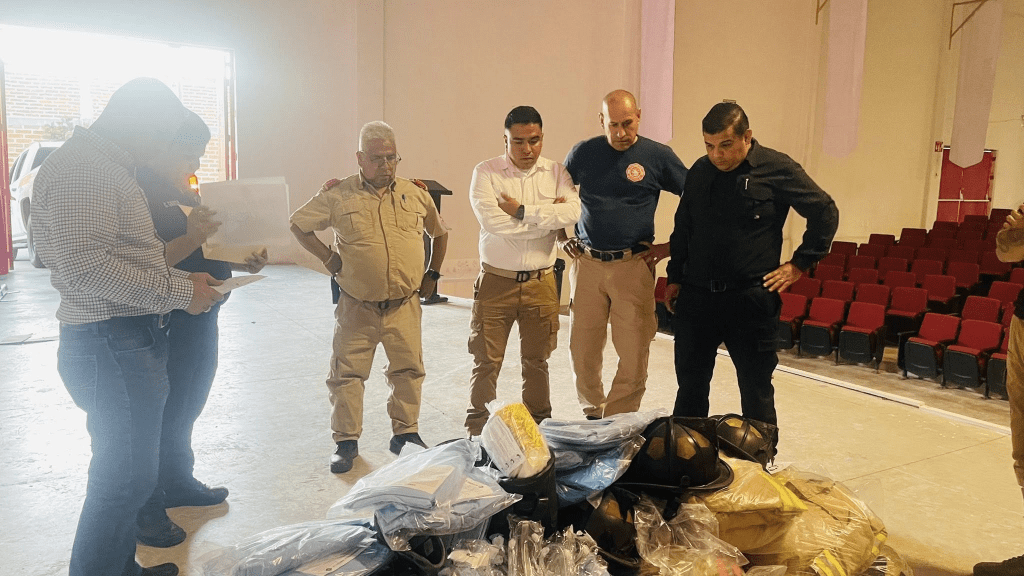 Protección Civil y Bomberos La Barca recibe donación de equipo en San Miguel el Alto