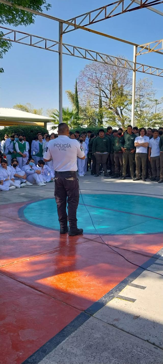 Protección Civil y Policía Vial imparten plática preventiva en CONALEP La&nbsp;Barca