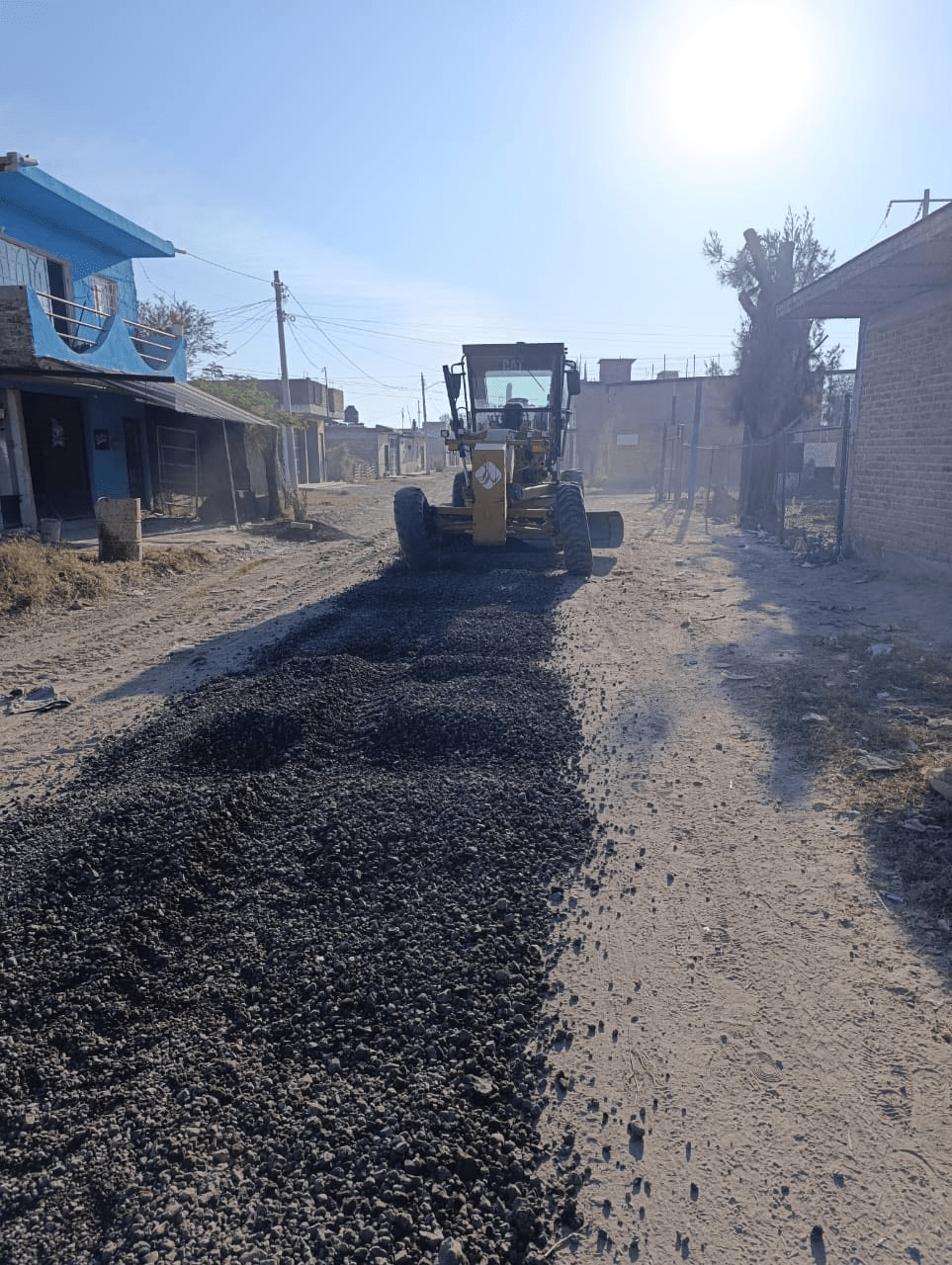 Gobierno de La Barca realiza trabajos de mejoramiento vial durante el fin de semana