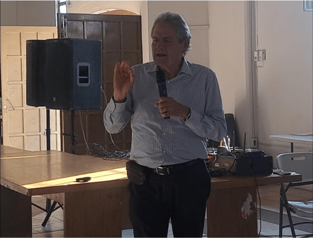 Conferencia para adultos mayores en La&nbsp;Barca