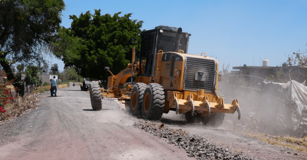 Briseñas refuerza mantenimiento de vialidades previo al temporal de&nbsp;lluvias
