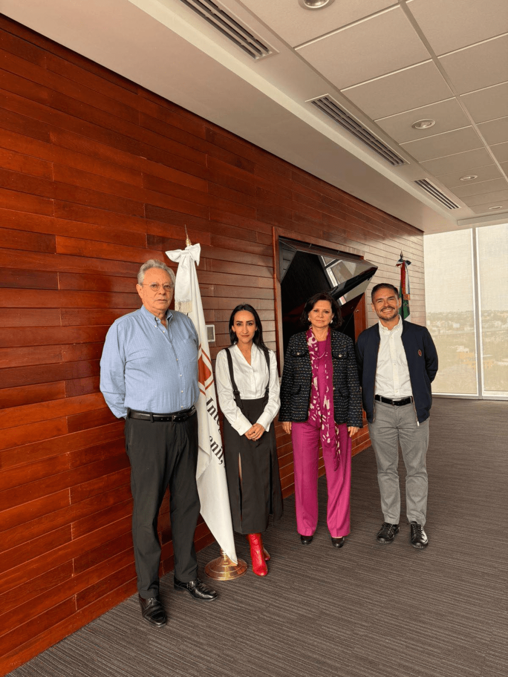 Claudia MurguĂa Torres se integra al Patronato Jalisco de los CIJ