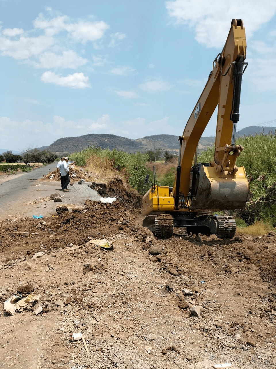 Reparación de socavones en la carretera Santa Rita–El&nbsp;Carmen