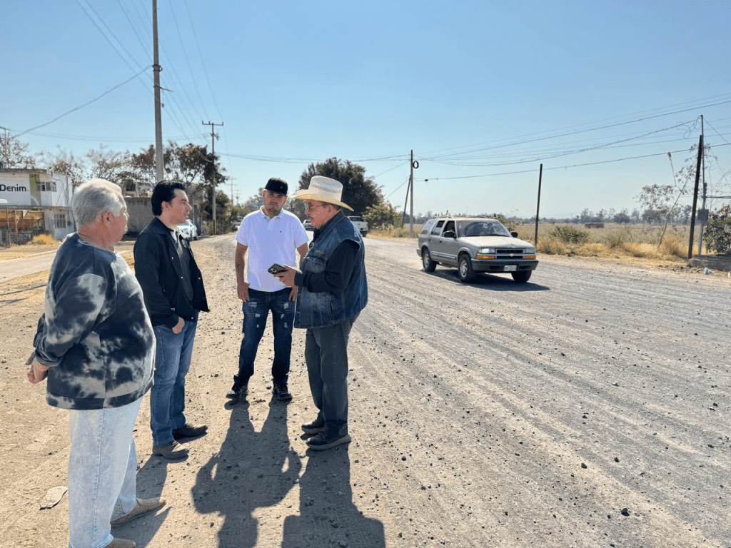 Gobierno Municipal de La Barca supervisa acceso principal en&nbsp;Portezuelo
