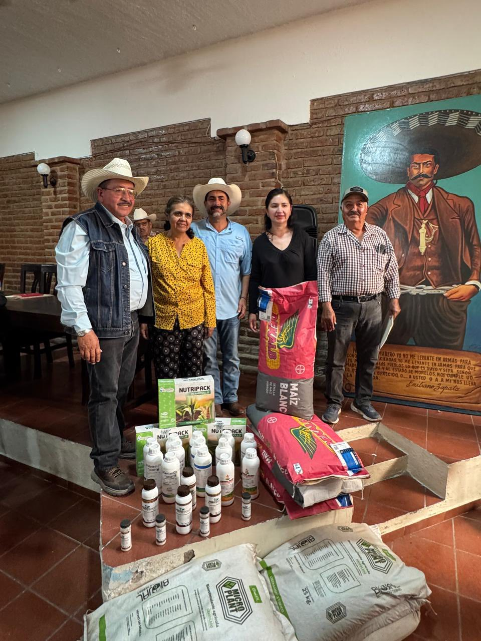 La Barca entrega insumos agrícolas a productores de maíz