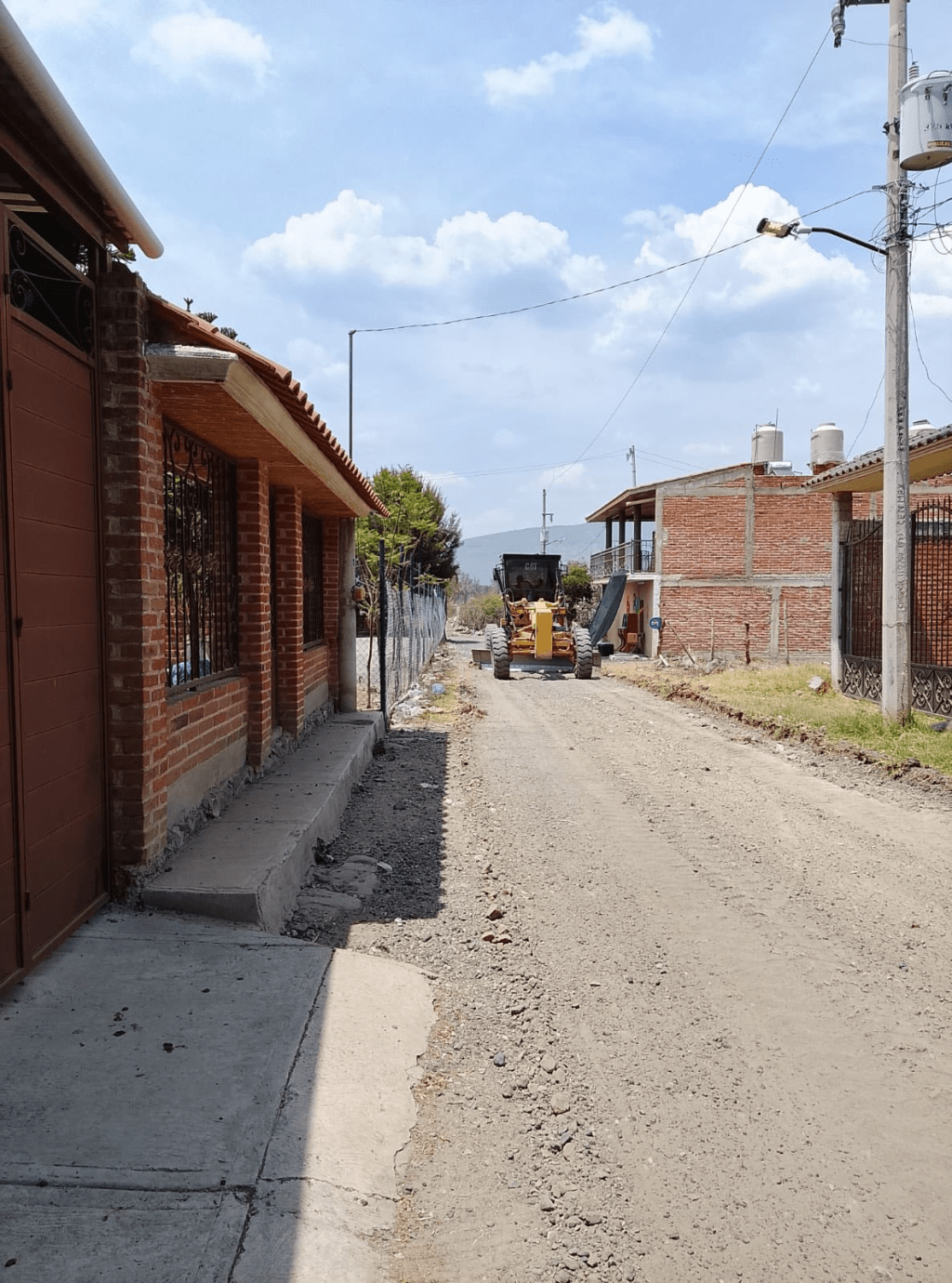 La Barca apoya a El Limón con rehabilitación de caminos