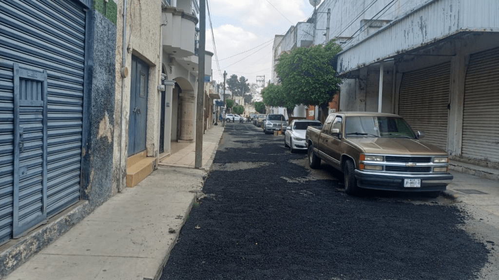 La Barca continúa trabajos de bacheo para mejorar la&nbsp;movilidad