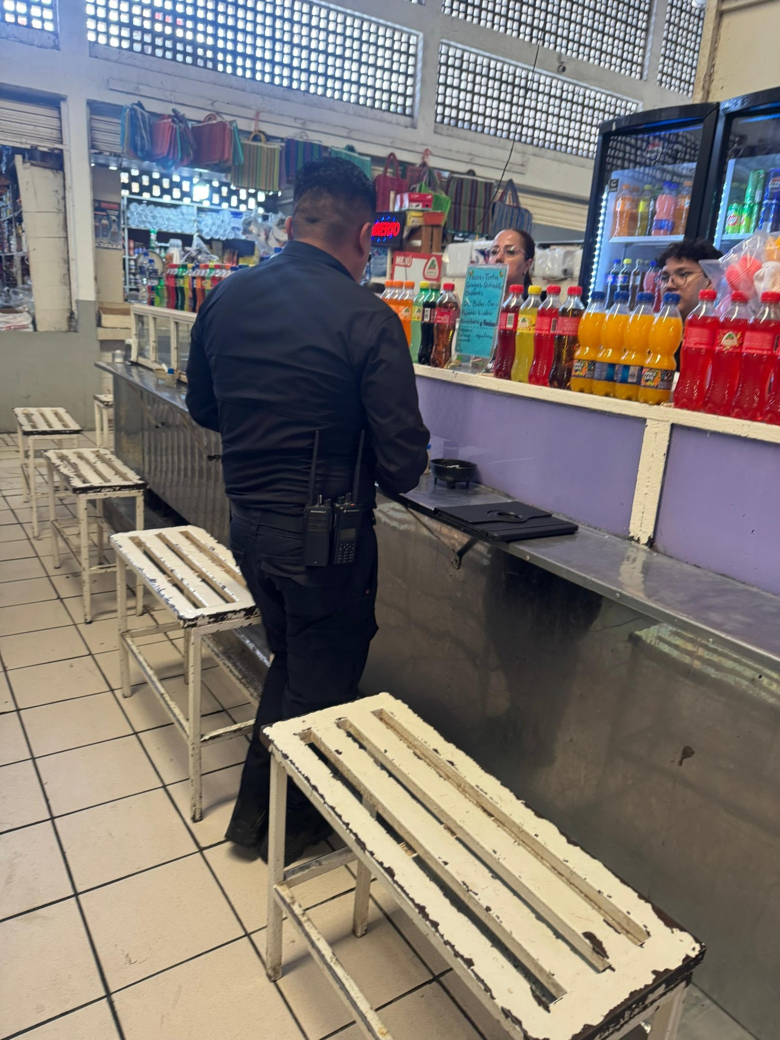Bomberos La Barca refuerzan medidas de prevención en el Mercado Municipal