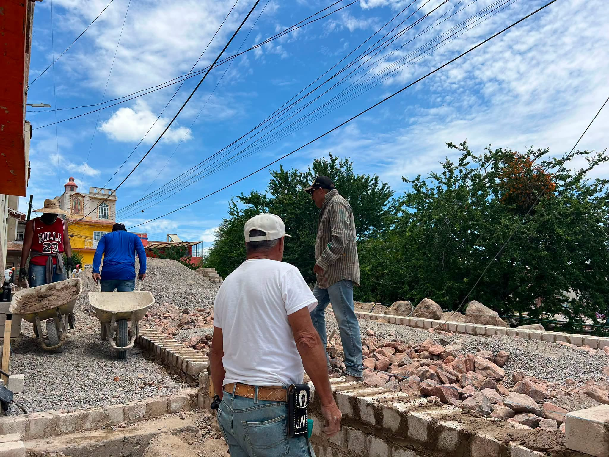 La rehabilitación de la Privada Abad continúa con paso firme en Jamay.