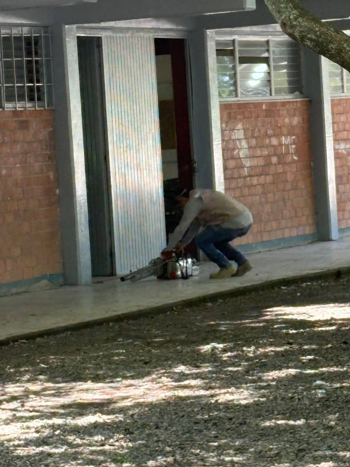🦟🚫 REFUERZAN ACCIONES CONTRA EL DENGUE EN LA SECUNDARIA TÉCNICA 52 DE PORTEZUELO