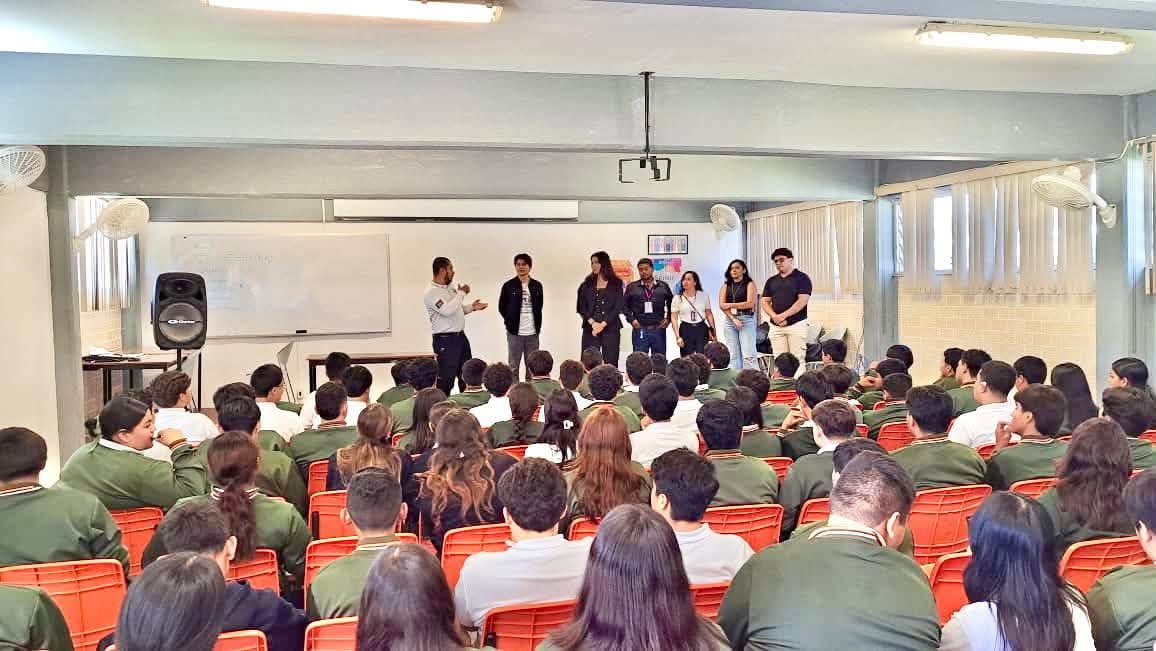 POLICÍA VIAL LLEVA EDUCACIÓN VIAL A JÓVENES DEL CONALEP DE LA BARCA🚦🏫