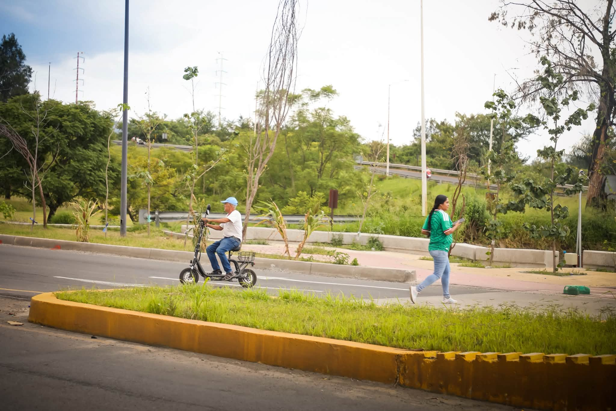 INICIAN TRABAJOS PARA NUEVO PUENTE PEATONAL EN EL INGRESO A OCOTLÁN🚧🚶♀️