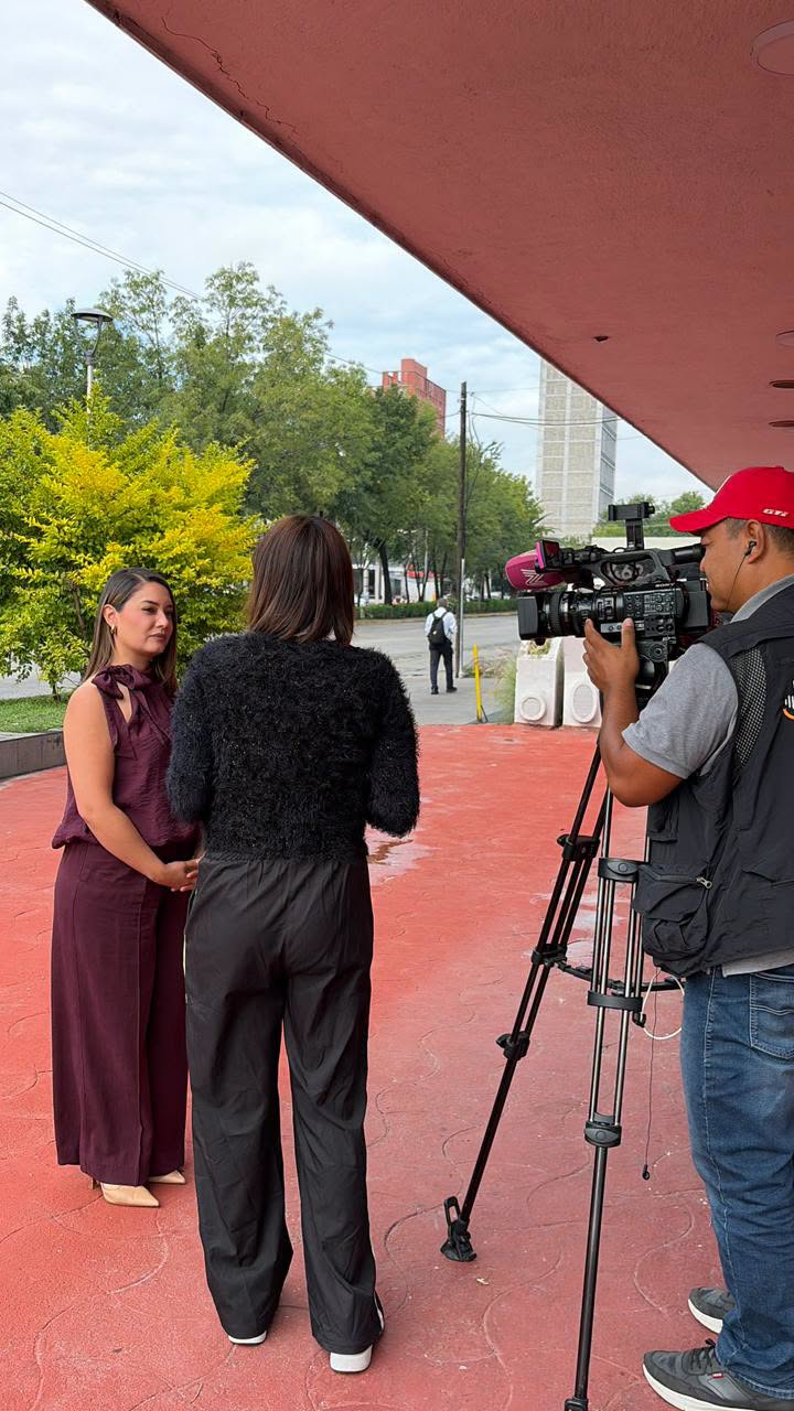 Sofi Pérez y Andrea Velasco promocionan en televisión el Festival de la Cazuela Voladora en La Barca
