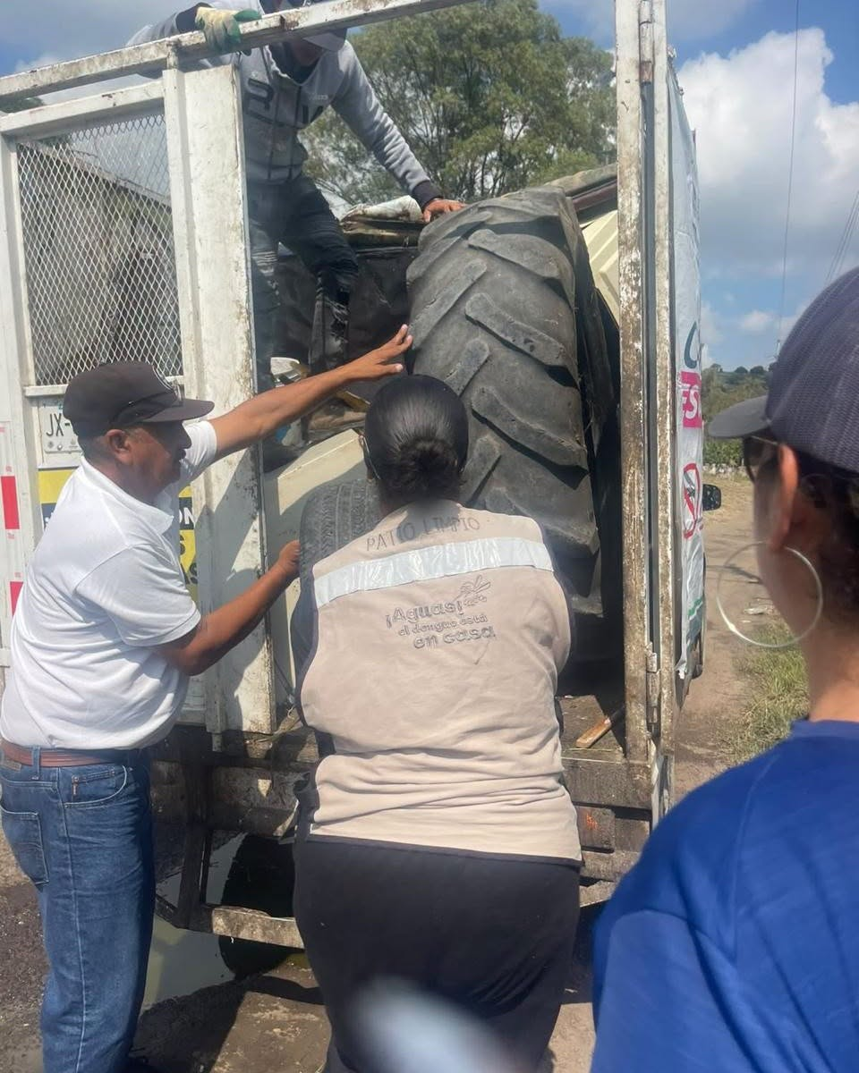 Realizan jornada de descacharrización en La Guadalupana para prevenir el dengue en Jamay