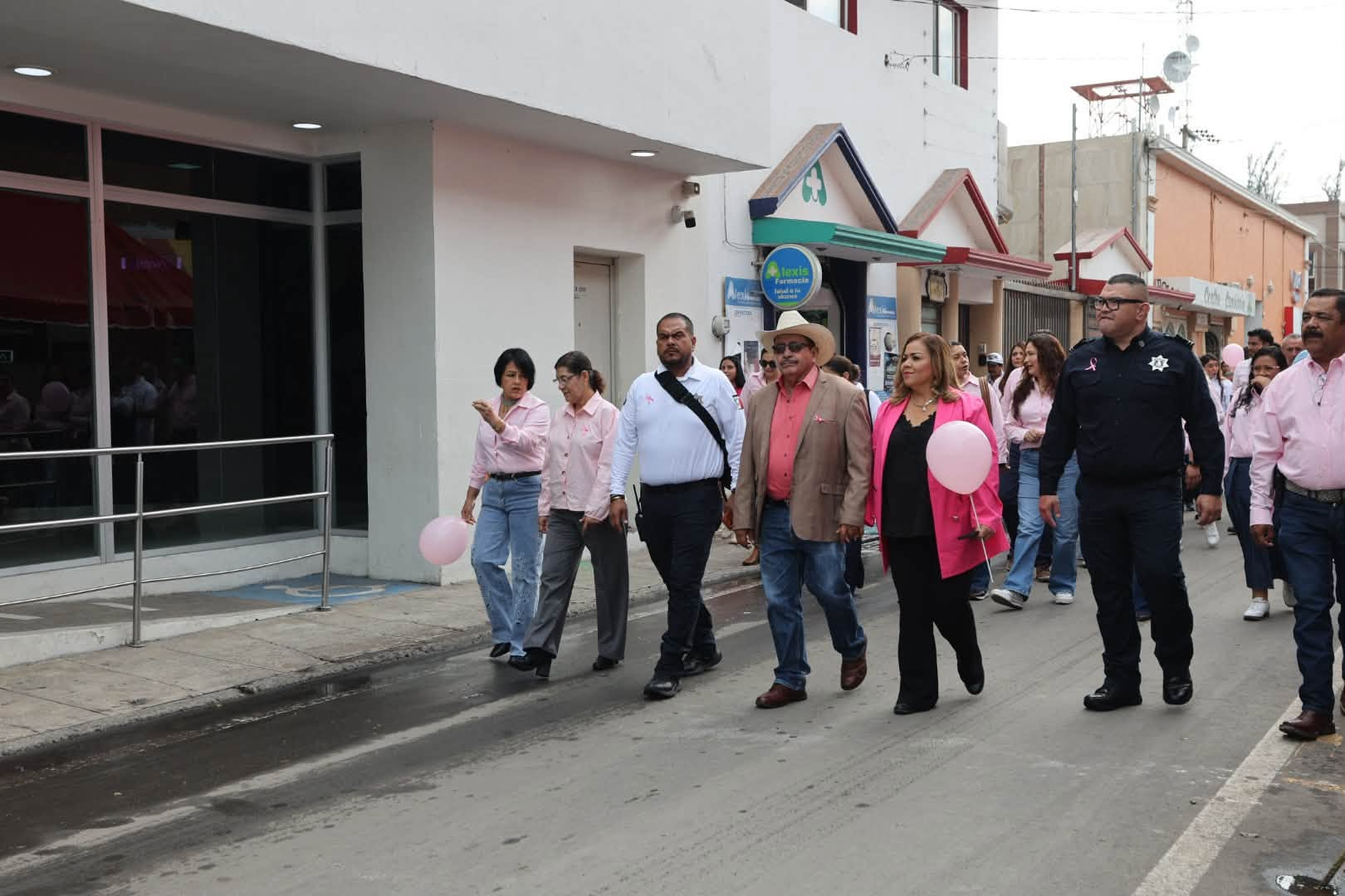 La Barca se suma a la lucha contra el cáncer de mama con marcha de concientización