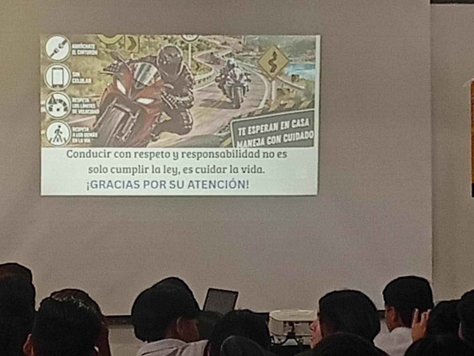 La Barca refuerza la prevención de accidentes en motocicleta entre jóvenes del CONALEP